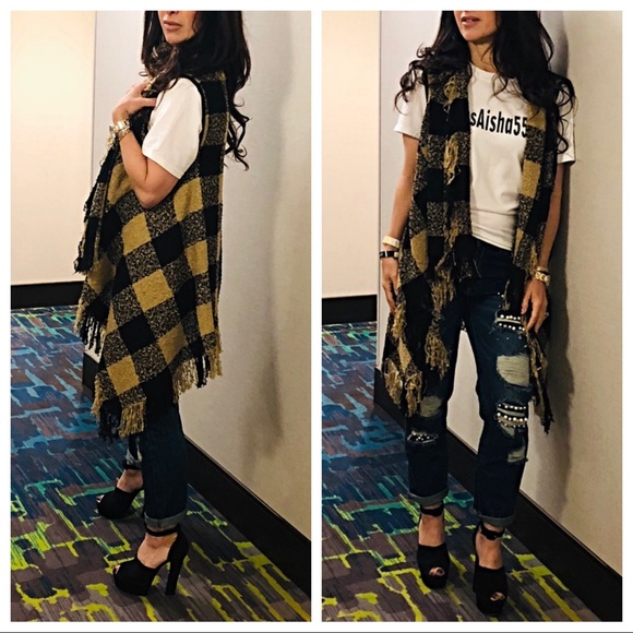 ✨LAST ONE✨Gorgeous fringe trim plaid vest - Picture 3 of 5